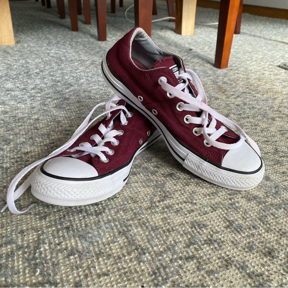 Maroon converse size 9 no box